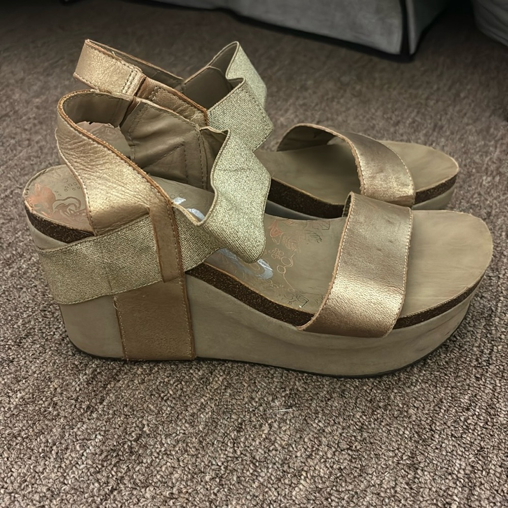 OTBT sandals